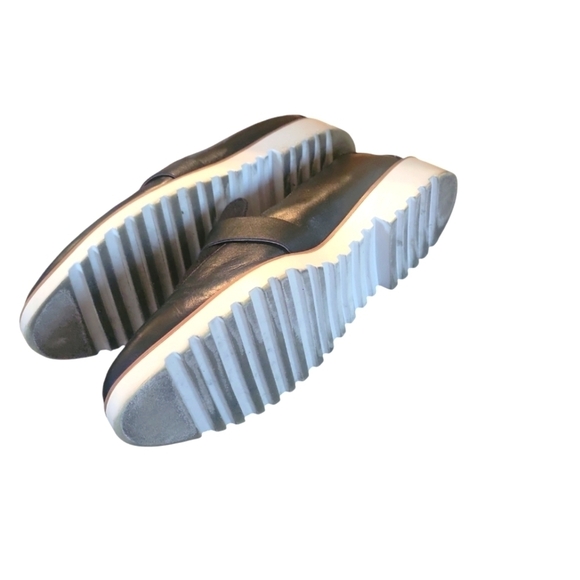 14th and Union Stylish Black Slip on Loafers with White Soles Size 9 1/2 M - Picture 3 of 9